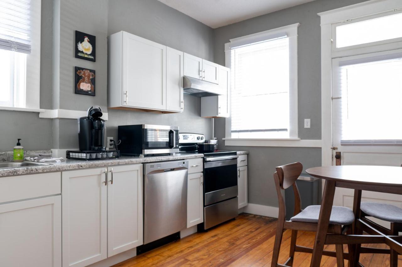 Updated 3 Bedroom Unit With Balcony! Cape Girardeau Buitenkant foto