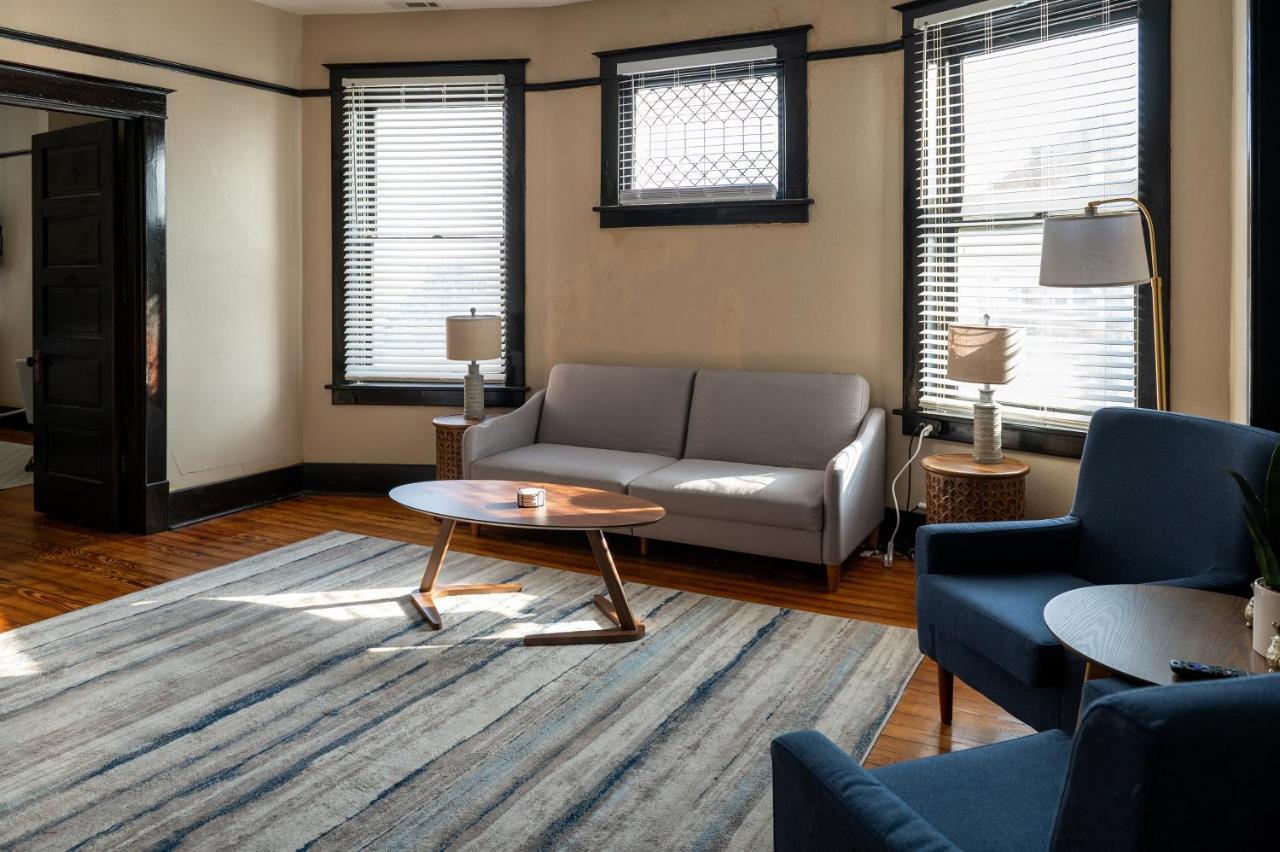 Updated 3 Bedroom Unit With Balcony! Cape Girardeau Buitenkant foto